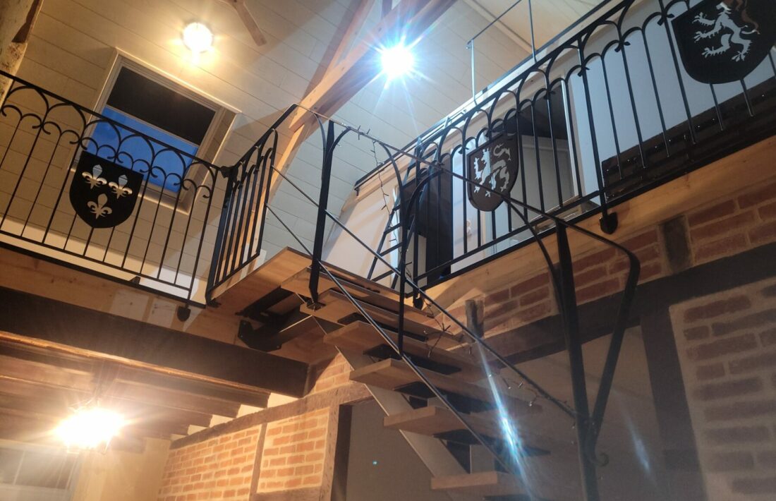 Ensemble escalier, garde-corps, echelle coulissante mezzanine, Dierre